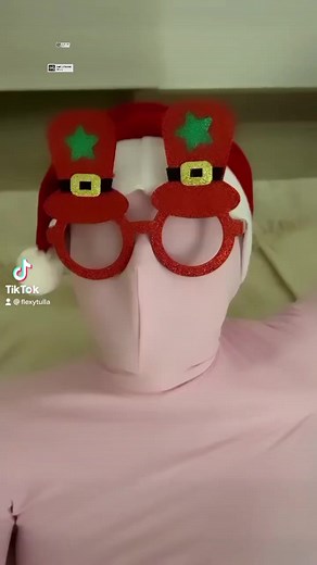 2.6K views · 40 reactions | I know it’s corny but I couldn’t resist 藍藍 #flexytulla #legbehindthehead #hipflexibility #dimarioknot #legsbehindback #rubberdemon #last | Tulla Contortion | Facebook