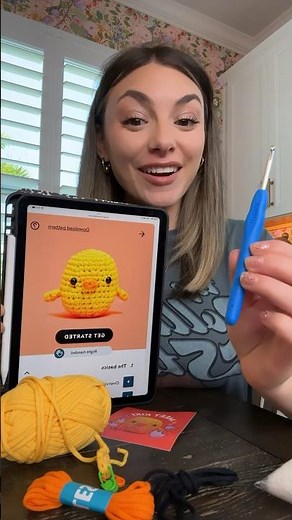 First steps on making my chick Wooble! ⭐️ #woobles #thewoobles #easycrochet #crochet