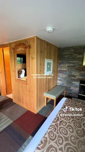 stayed at memorytown in mount pocono🌲🪵they have cabins and glamping tents!🏕️ #poconosgetaway #poconostrip #poconosairbnb #poconosmountains #poconomountains #poconomnts #memorytown #memorytownpa #cabin #pacabin #mountpocono #mountpoconopa