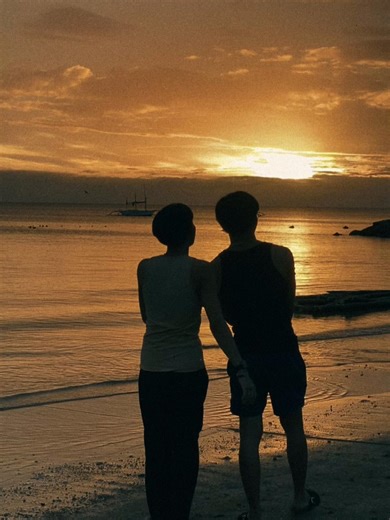 Exploring Love and Identity in Dynamic Flexing