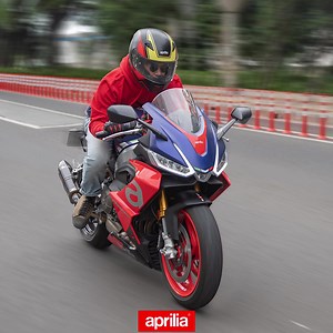 Ride with Aprilia RS 660 to discover the spectacular performance and maximum agility of a true Italian racing bike on the street. Who wants to #BeARacer on the road with Aprilia RS 660? Click the link https://aprilia.co.id/ or contact the nearest dealer for more info. #Aprilia #ApriliaIndonesia #BeARacer #ApriliaRS660 #RS660 | Aprilia