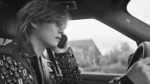 【V】金泰亨 BLUE MV公开