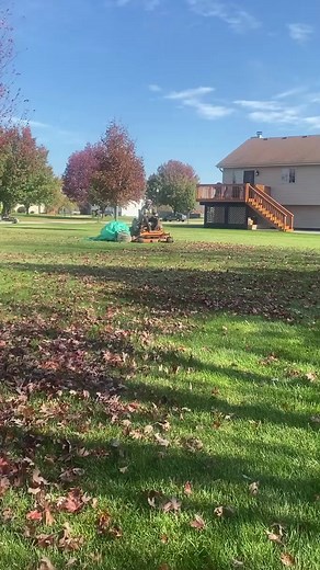 825K views · 5.3K reactions | Its not the greatest thing ever but pretty cool. #fyp #foryoupage #wow #beautiful #work #lawncare #entrepreneur #grass #fall #leaves #scag | Rachel Hunter | Facebook