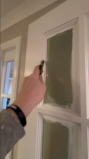 The best way to quickly paint glass windows