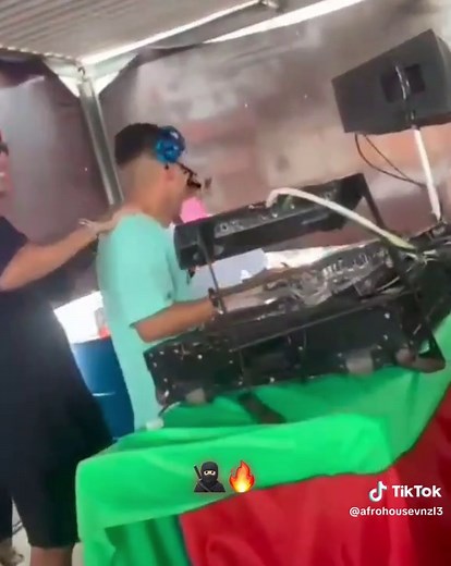 afrohousevnzl3 on TikTok