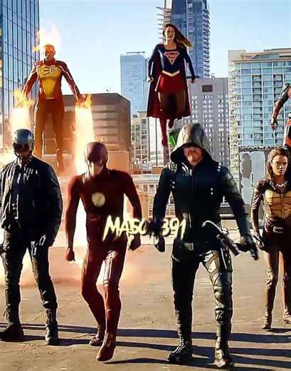 Arrowverse Heroes vs Aliens 👽⚡️ #Shorts