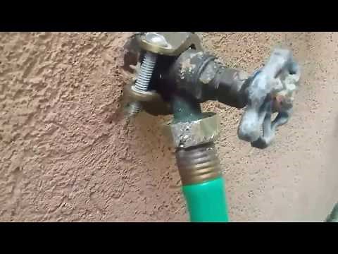 How to remove a Stuck Garden Hose on a Outside Spigot, Faucet. A Seized hose on Spigot/Faucet