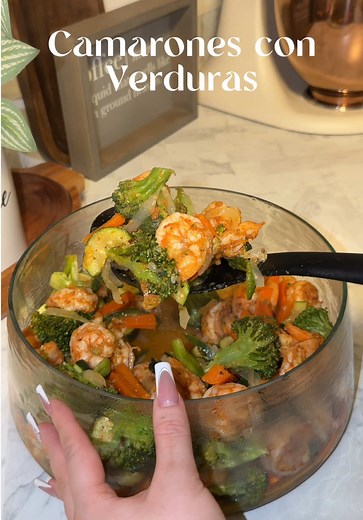Easy Shrimp and Veggie Recipe with Garlic Butter