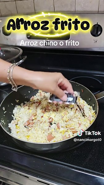 el día de hoy te dejo acá una idea cuando tengas arroz del día antes Prepárate un arroz frito Como le digo o un arroz chino##arroz#comid #arraz