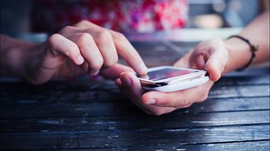 What's in a name? 5G wireless claims, but no real network