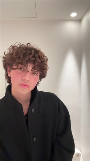 Amare in Napoletano: La Linguistica dell'Amore