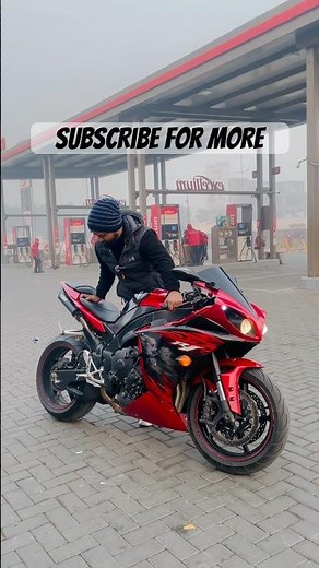 Yamaha R1 2011 with Toce Exhaust!