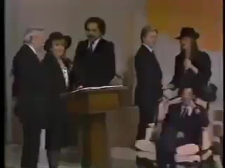 56 reactions · 19 shares | Carol Burnett and Robin Williams -The Funeral #robinwilliams #robinwilliamsarchitect #robinwilliamsforever #robinwilliamsforpresident #RobinWilliamsMovies #robinwilliamstattoos #robinwilliamstribute | Tv Best 90s | Facebook