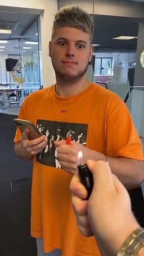 1 Million and I light it in his hand! @elliotgilesuk #foryou #sorrybro