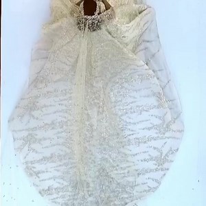 A charming bride 💞💞💞 _________ #syrianevents Syrian event ▪︎ ▪︎ _________ ▪︎Video by : @saidmhamadofficial ▪︎Wedding Dress : @lamiaabinader _________ #weddingvideo #weddingdress2020 #weddings #weddingdream #lebaneseweddings #photographer #photos #bridal #bride2020 #brideoftheday #bride #groom #love #royaldress #khaleejiweddings #emaratiwedding #ksaweddings #qatarwedding #syrianwedding #syriangirl @lynn.mawla | Syrian event