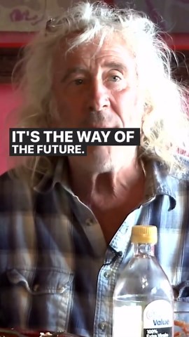 60 Second Docs on Instagram: "New Mexico architect Michael (Mike) Reynolds evolves sustainable housing across the planet — through his project @earthship, using garbage like recycled tires and bottles to build fully functional, off-the-grid homes made from 50%+ recycled materials. The houses use passive solar energy to support those living off the grid and encourage people to get involved in creating more sustainable housing, and are crafted from both natural resources and upcycled material. #su