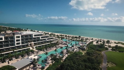 El Cielo Sky Bar is spot on! Indulge in the most idyllic Caribbean scene and get spoiled with our handcrafted service and the most refreshing cocktails. ➡️ INSPIRA Elite Vacations Click➡ http://bit.ly/ATPM_INSPIRA #ATELIERPlayaMujeres #ATELIERdeHoteles | ATELIER Playa Mujeres