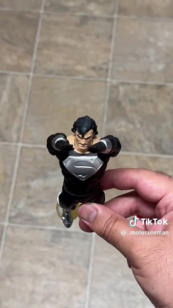 Mafex Superman: Ultimate Posing Guide