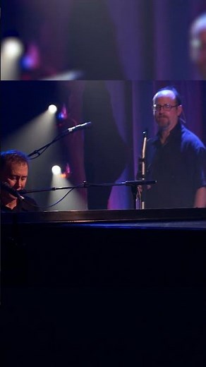 A Bruce Hornsby Classic 🎵🎹 | Mandolin Rain | Front Row Music