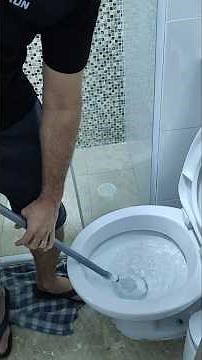 Como desentupir o seu vaso sanitário de forma muito simples e eficaz #dicas #banheiro #desentupir