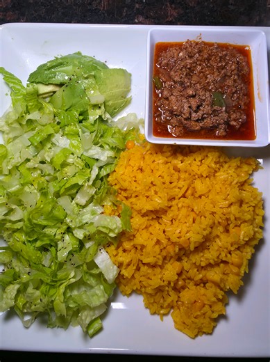 Someone asked me the other day, what's your go to meal and I said any 🤷🏽‍♀️🤣🇩🇴 #dominicanfood #comidadominicana #foodie #cook #goodeats