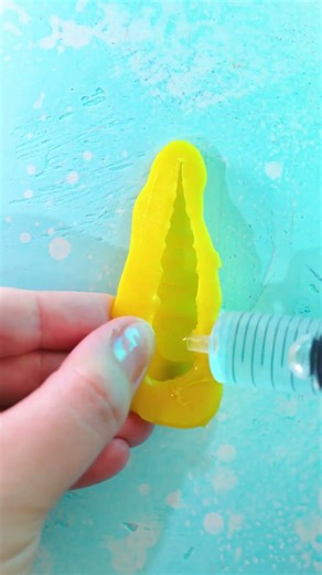 Create Stunning Epoxy Jewelry: A Beginner's Guide!