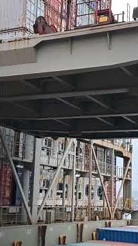 This is how they open the hatch cover on container ships.