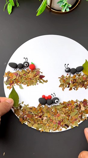 20K views · 93 reactions | Autumn fallen leaves make fun leaf stickers, little ants with a good harvest #leaf #stickers #kindergarten #handmade #leaf #painting #Autumnfallenleaves #handmade paper craft ideas | paper craft ideas | Facebook