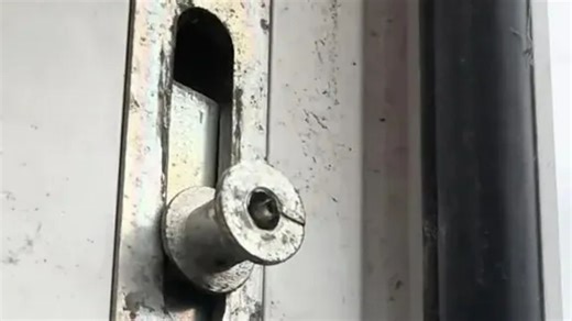 People are finding a secret button on windows that turns it into ‘winter mode’