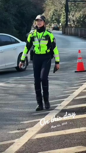 China Police Officer Commemorated