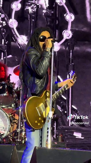 Lenny Kravitz: A Classic 90s Hit with 'Fly Away'