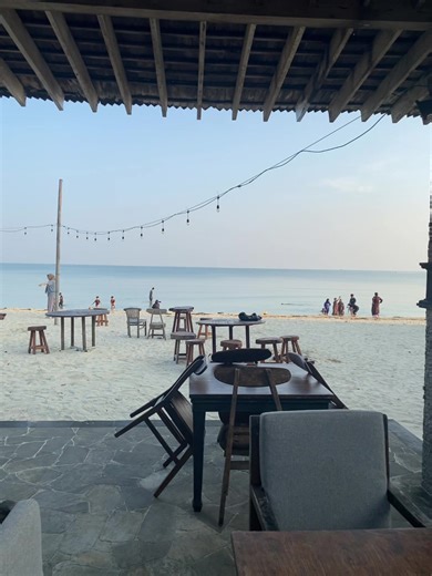Coconut Lodge Jepara beach restaurant view - Palm Beach Resort Jepara
