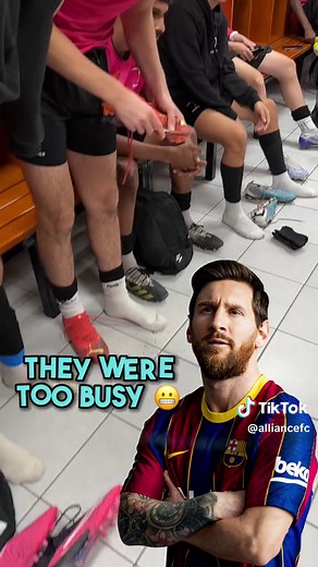 Football Tape Techniques: Ronaldo vs. Messi Fans