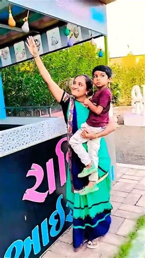 1.1.2.2. ખોટા નખરા તુ રેવાદે 👍🧡💌🧡🧡💌🧡🧡💌🧡🧡💌 #funny #nasicdhol #dance #talkingparot #cutebaby #cute