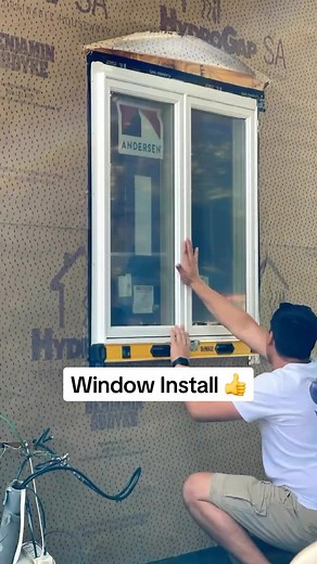 It’s window replacement day for Andersen Certified Contractor @plumproexteriors! 👏👏 From carefully removing the old window and properly preparing the RO to checking for level, plumb, and square to testing operation — each step paves the way to a successful install. Featured here: 400 Series Casement Window #AndersenWindows #HomeImprovement #WindowInstall #BuildersOfInsta #HomeReno #LoveTheLifeYouSee