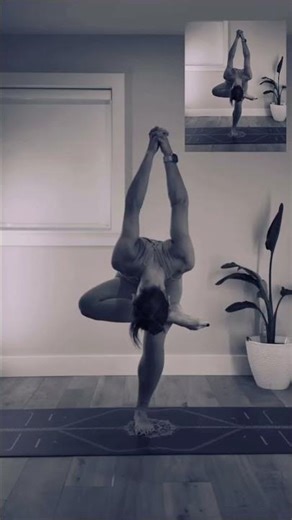 Amazing yoga pose 😄#challenge #one leg challenge #reels #viral gone video