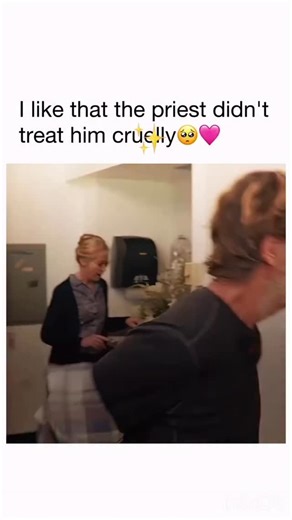 memes and movies account on Instagram: "the father recognized what happened right away 🎥 shameless: Frank Gallagher, a neglectful, substance-dependent single father in Chicago, spends his days drunk and high, leaving his six resilient, resourceful kids to fend for themselves. Amid scams, chaos, and hardship, the Gallagher family navigates life with fierce loyalty and unapologetic grit. 📺 watch on: Netflix, hbo max #explorepage #explorepost #funnymemes #memes #memestagram #memesdaily #wholesome