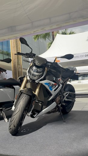 Bikes, deals, and a weekend well spent! Test ride the latest from BMW Motorrad at the BMW Festival of Deals. It’s your chance to make the weekend exciting! Swing a leg, twist the throttle and start your adventure. #MakeLifeARide #BMWMotorrad | BMW Motorrad Philippines