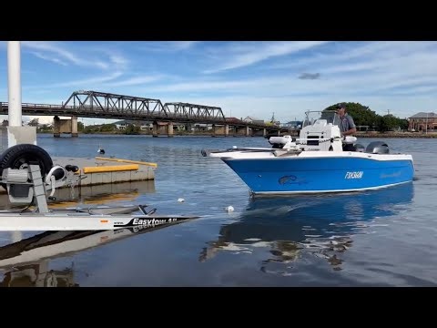 Retrieving solo made easy with the L & R Boat Latch