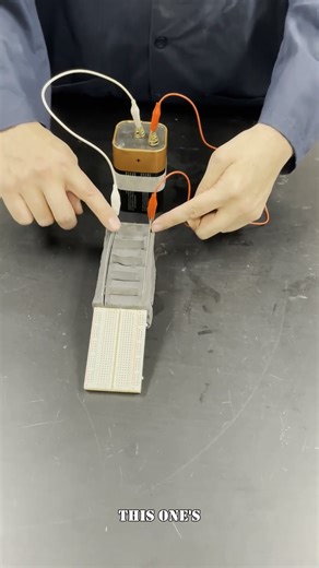 This Simple Clay Model Will Make Electronics CLICK!