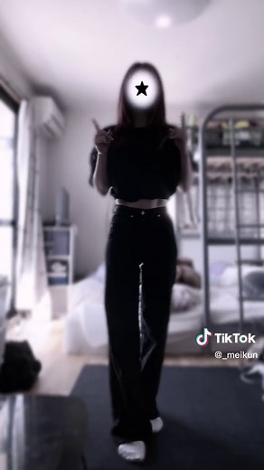 グレーパーカーでダンス！強すぎるスタイル