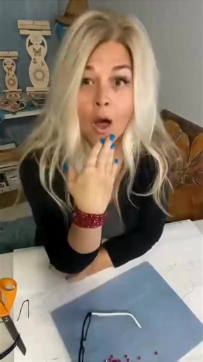 1.4K views | Single hole larger beads are the quickest way to make a stunning bracelet on the Original Jewel Loom Bead Loom! Get 3 FREE Seed Bead Patterns when you sign up for the Jewel Loom Newsletter. https://f.mtr.cool/jygfoocyhc | JEWEL LOOM | Facebook