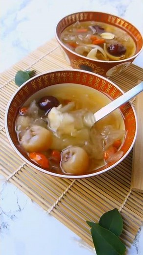 Chinese Snow Fungus Soup (雪耳糖水)