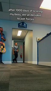 Scare funny prank 🤣🤪🤗 . . #sacreprank #sacrecam #funnymoments #funnyvideos #prankvideo #StarsEverywhere #fouryou #foryourpage #troll #trick | Sacre Prank USA