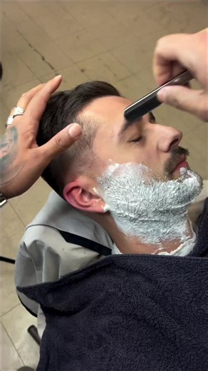 Razor Fade Tutorial: Smooth Razor Strokes for a Perfect Fade