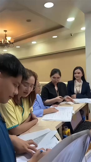 🇲🇾✈️🇻🇳 MALAYSIAN CLIENTS HAVE ARRIVED AT THE HOSPITAL IN VIETNAM – READY FOR FULL LIPOSUCTION TREATMENT Today, our Malaysian clients, together with our international medical support team, have arrived at a licensed hospital in Ho Chi Minh City, Vietnam to officially begin their body contouring liposuction procedure under our Malaysia – Vietnam International Aesthetic Program. ✨ ALL-INCLUSIVE LIPOSUCTION PACKAGE – ONE FINAL PRICE ONLY 👉 No hidden fees. No extra charges. No surprises. Clients