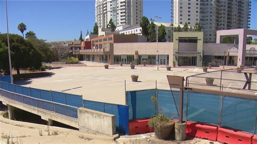 What's going on with the abandoned Costa Verde Center in University City?