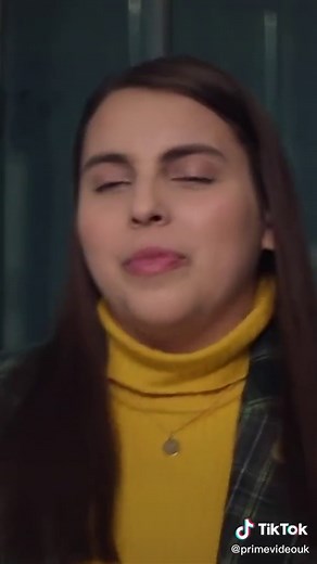Booksmart Movie Scene: Bathroom Shenanigans