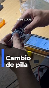 🔋🔑 Control sin respuesta = pila agotada. La reemplazamos y volvió a funcionar al instante. 📍 Av. Santa Rosa 2050 Ituzaingó 📞 Whatsapp: 11 4400 9656 #KeyCode #CerrajeríaAutomotriz #CambioDePila #LlavesAutomotrices #Mando | Key Code Taller