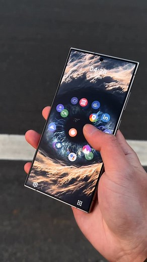 19K views · 202 reactions | This desktop is fun #Samsungs24ultra #S24Ultra | Trendy Tech Review | Facebook